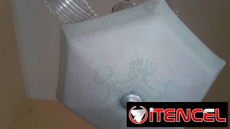 Lámpara de Techo Antigua de Cristal en 220 USD