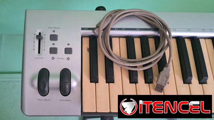 M Audio Key Rig 49 controlador midi usb