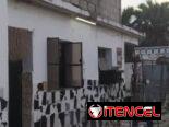 *$8500usd SIN AJUSTE. En venta casa con garaje en Arroyo Naranjo, Los Pinos. Punto de referencia: Combinado de Vieja Lin