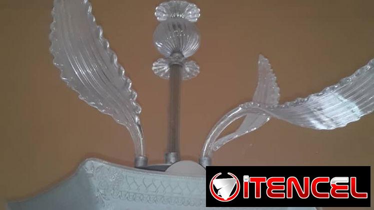Lámpara de Techo Antigua de Cristal en 220 USD