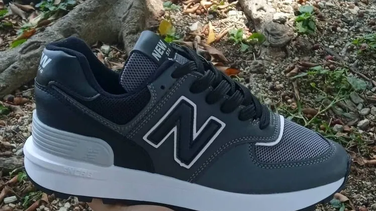 New Balance negro