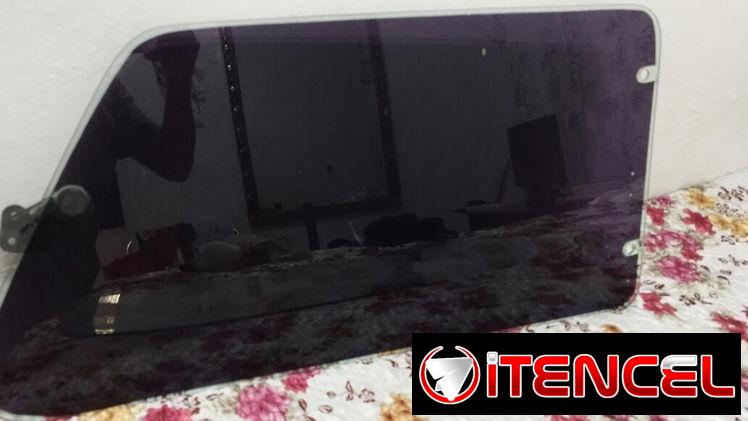 De polaco,polaquito. Fiat 126 Vntilete trasero de polaco alargado. El sistema moderno con bisagra..