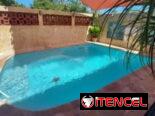 Se renta casa Aimara 5 habitaciones a 1 cuadra del mar de Guanabo con piscina y sus paneles solares. Whatssap 5 2959440