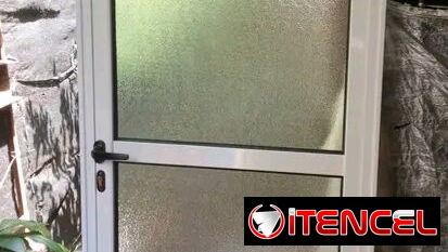Se realizan trabajo de carpintería y cristalería directamente con el dueño