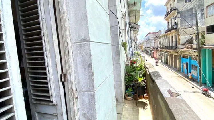 APARTAMENTO EN CENTRO HABANA