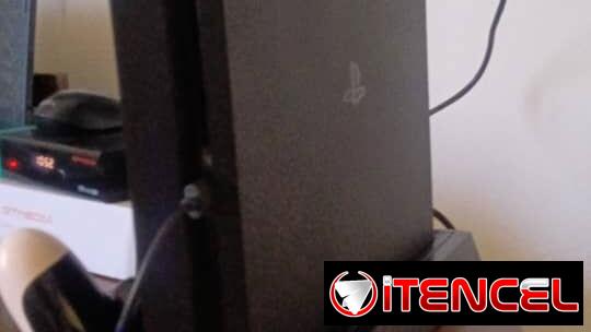 Play Station 4