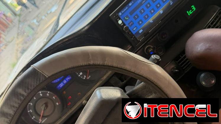 CARRO CON AIRE ACONDICIONADO