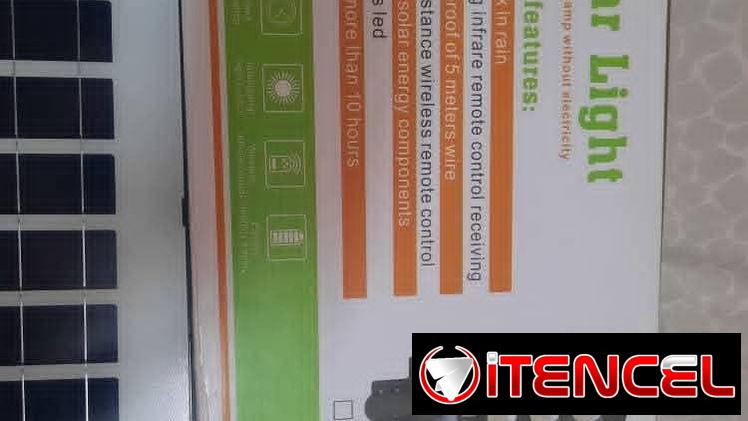 Recargable LÁMPARA SOLAR NUEVA EN CAJA CON PANEL PARA EXTERIORES PARA ILUMINAR PATIOS, ENTRADAS, CALLES PRIVADAS