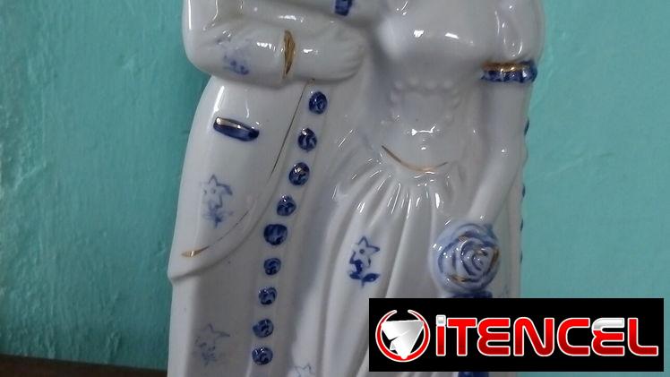 Se venden adornos de porcelana