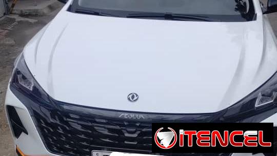 DONG FENG AEOLUS 2023  pintura de fábrica ,transmisión mecánica de 5 velocidadess ,todo en óptimas condiciones ,car