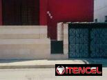 Casa independiente con garaje y negocio. Calle B en Lawton. 3/4, 2 baños. Tel. 52703482
