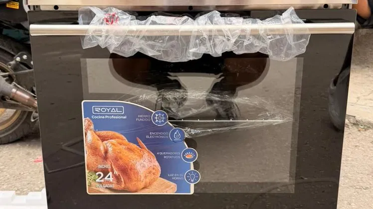 Cocina de gas con Horno ROYAL de 24 pulgadas, en 235 USD. Transporte incluido 🚗  (Con Magneto, tiene parrilla, no