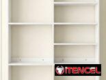 Estante de pared asimétrico en MDF hidrófugo, ideal para salas y estudios, con repisas de diferentes tamaños.