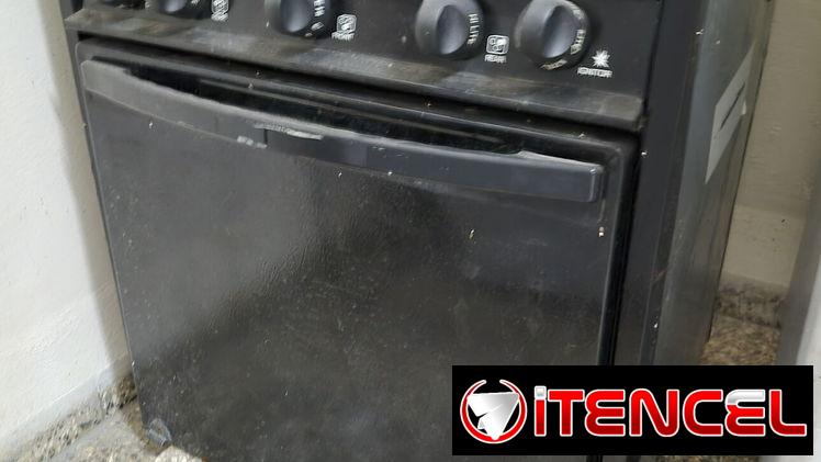 Cocina de gas con horno pequeña