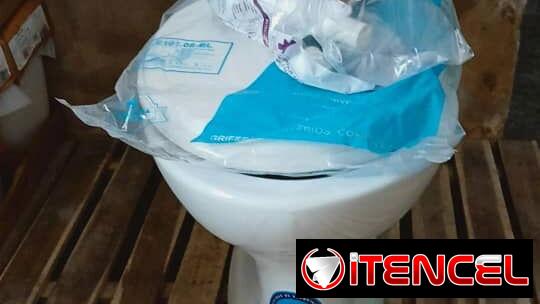 Tasa tanke con sus herrajes y tapa sanitaria