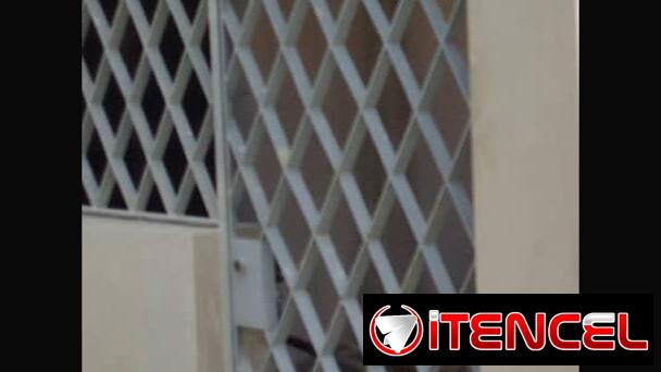 ¡Hacemos puertas y ventanas a tu gusto y medidas exactas! Calidad, diseño único y transporte incluido en toda La Habana.