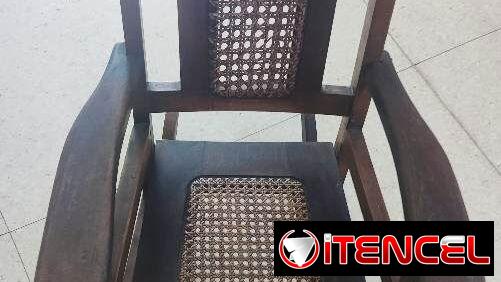 Sillón de caoba para pequeños