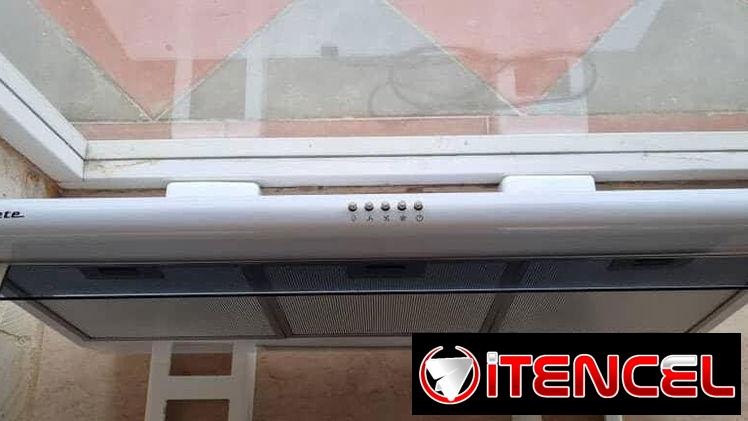 *CAMPANA EXTRACTORA* MARCA ARIETE  MODELO 9571 COLOR BLANCO 3 VELOCIDADES, MIDE 90CM, DEFLECTOR DE CRISTAL, A 95 USD.