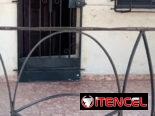 Casa 2 cuartos Playa frente calle, portal, placa libre. 30mil 53582376