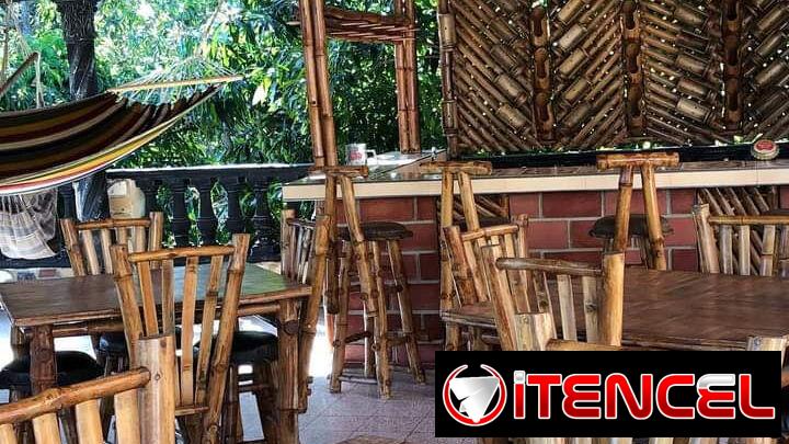 📱 Villa Exclusiva cerca del Aeropuerto con Amplios Jardines y Ranchón