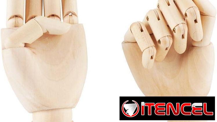 Mano de madera articulada nueva