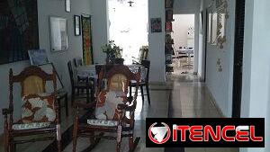 2 Aptos. en 1, con 6/4, garaje y 245m², en Querejeta, Playa (P-61)