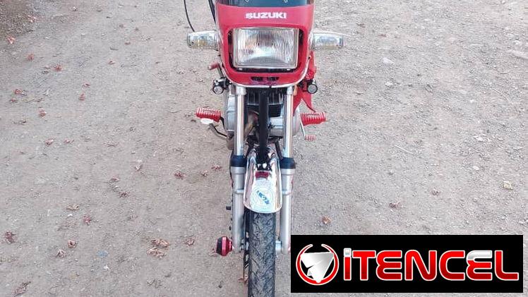 Se vende susuki ax100 con chapa y pacotillas al 100 todo listo para traspaso o poder