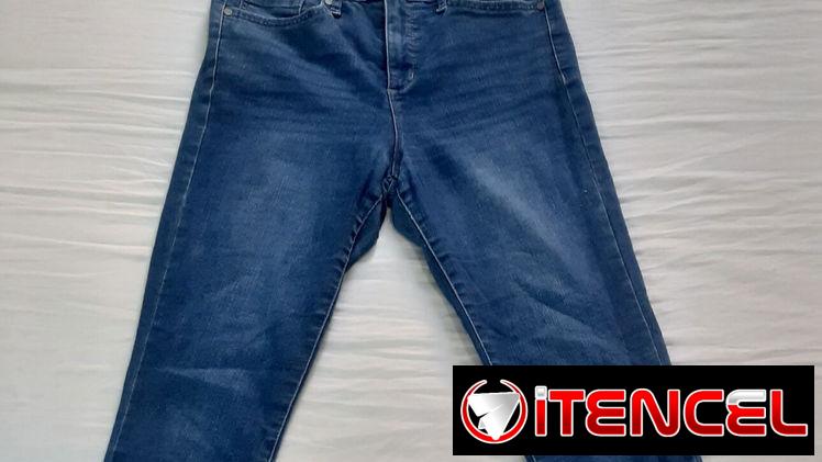 Pantalon pituza elastizado de mujer talla 8 (poco uso en buen estado)