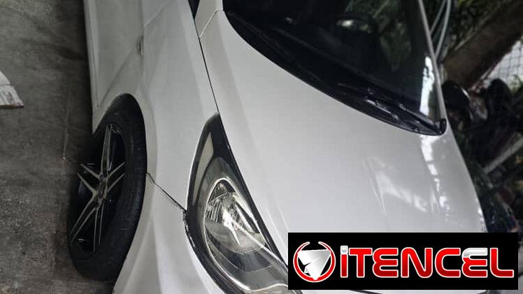 Vendo o negocios. Hyundai accen del  2012.
