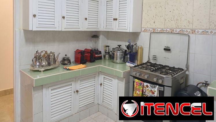EXCELENTE CASA DE RENTA PARA EXTRANJEROS EN CUBA, EN PLAYA, 5 942 4442