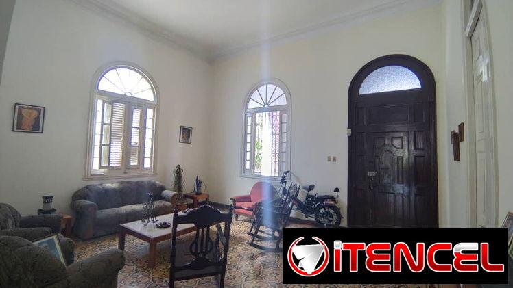 Vedado _Casa Biplanta
