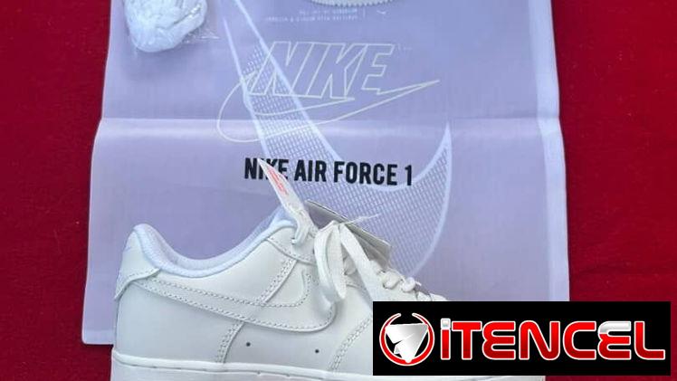 NIKE AIR FORCE