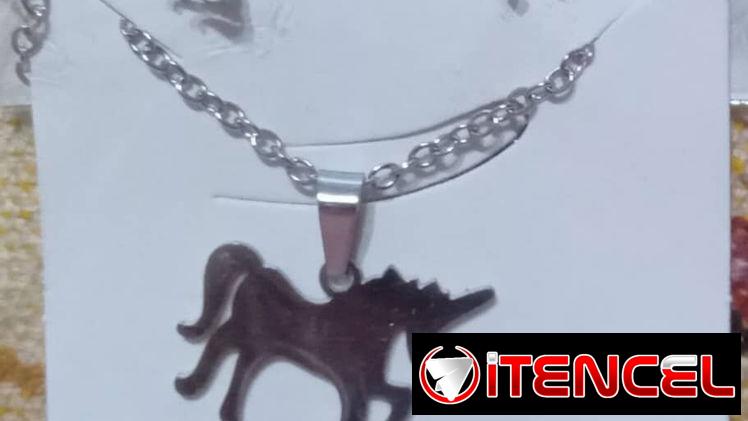 Juego de cadena y aretes p/ mujer plateados de acero inoxidable