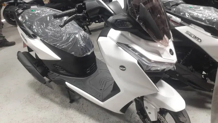 Motos de gasolina Marca souka    Descripción en fotos