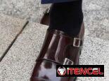 Camisas cuello chino blancas y negras ,  zapatos de vestir y pantalones