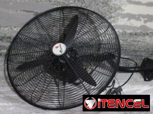 4eac26dbf63a158a0709f0bb09334df7ecae4774840980567b7ae59d5b9bedd5-1