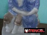 Se venden adornos de porcelana