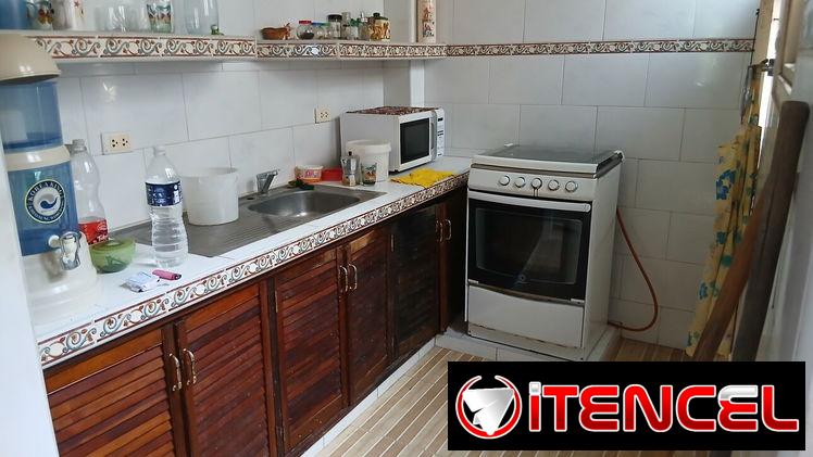 Vendo apto con garage 4/4 .muy buen estado para llegar y vivir.vibora