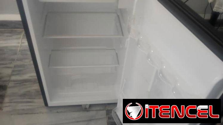 Minibar ( modelo grande ) Frigidaire Como Nueva – ¡Excelente Enfriamiento y Estado!