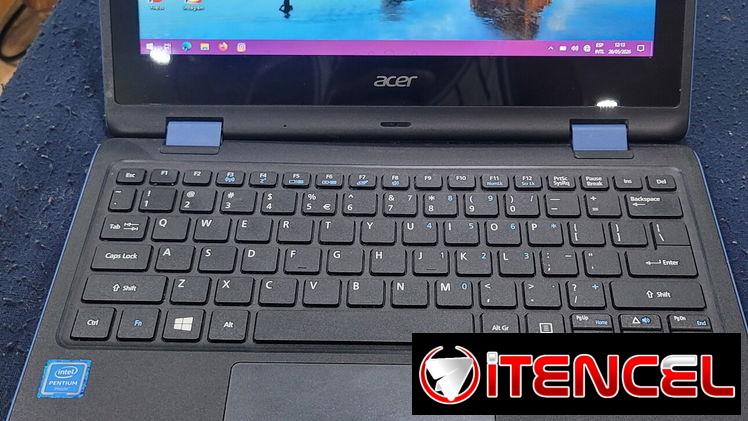 Laptop Acer,  es táctil
