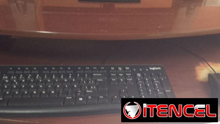Pc completa, monitor, bocinas, muose, teclado