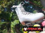 Hermosos patines, elegantes y duraderos, de uso y bien cuidados, están cosidos para reforzar