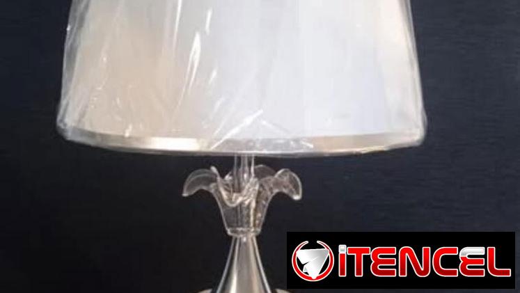 Lámpara de mesa moderna (L&G)