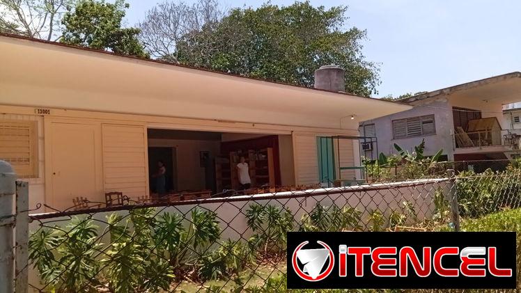 Se renta Casa grande completa vacía para negocio cerca de Palco. 500usd 53582376