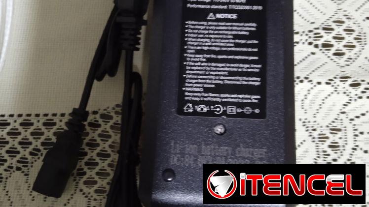 Cargador de moto eléctrica Litio 72 V 2 A