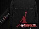 Mochila Jordan 100% original🇺🇸. Tiene sus etiquetas con su precio original.
