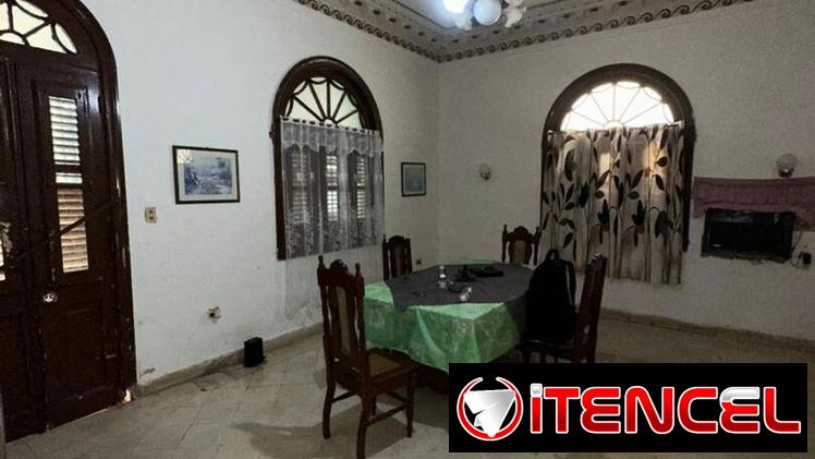 SE VENDE CASA BIPLANTA EN BAJOS – PLAYA, REPARTO LA SIERRA.*