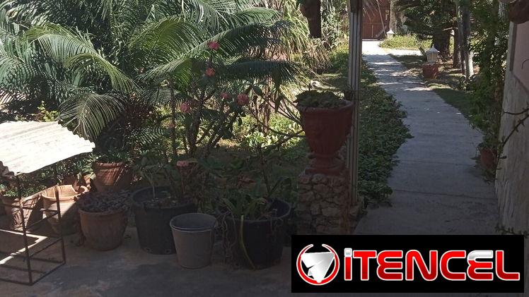 Casa en Santa Fé, se vende como terreno.