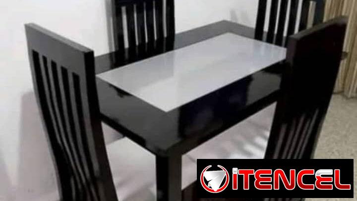Venta de lujosos juegos de Comedor de 4 en 75000