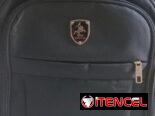 Bolsos medianos cruzados atras $9 usd. Mochila $17 usd